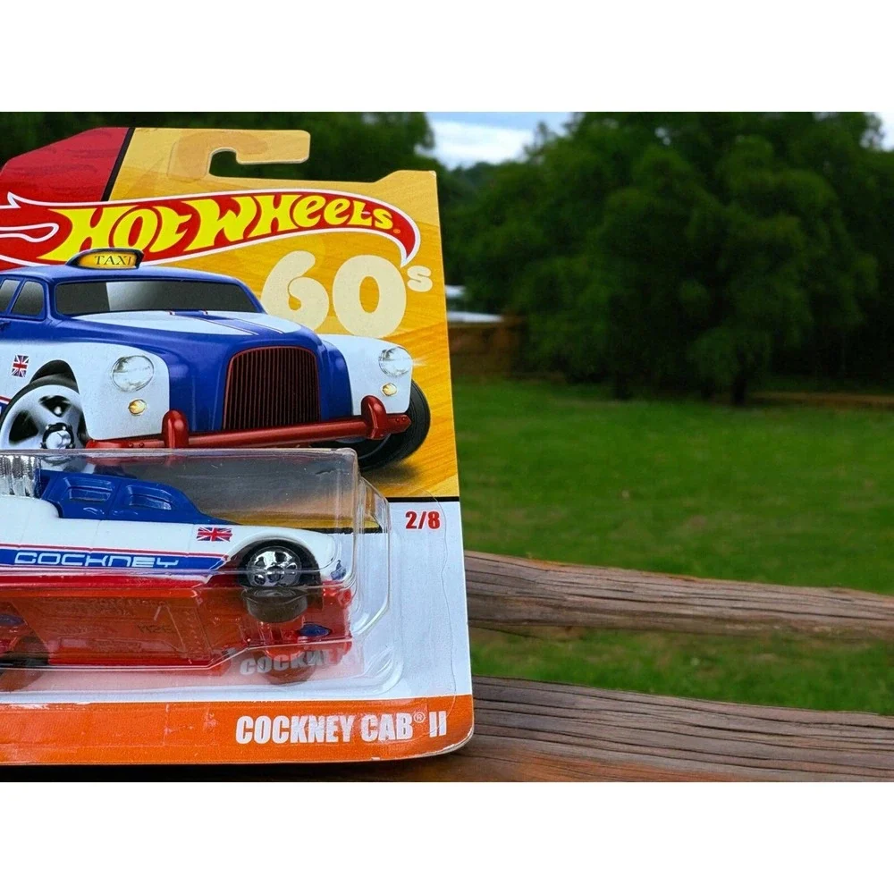 2017 HOT WHEELS 60's SERIES  COCKNEY CAB II  IN RED, WHITE, BLUE #2/8 Diecast